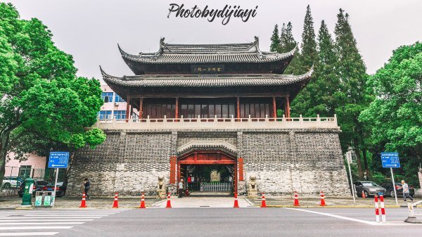 云间第一楼(松江二中校门)