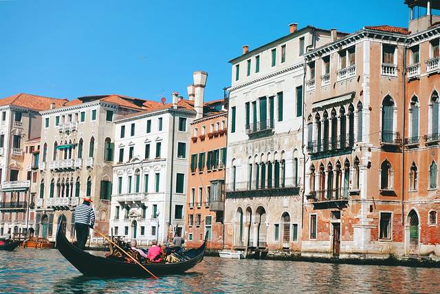 贡多拉游船之旅