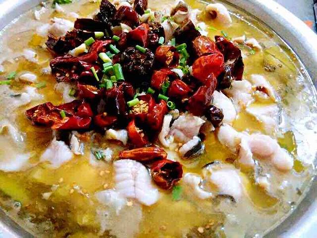 山水间竹筒饭店