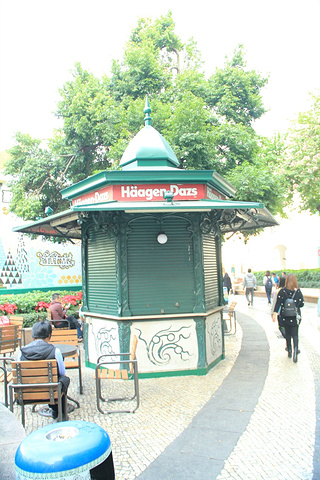 .财车方便呀,只要你找到景点就可以,普通话问路