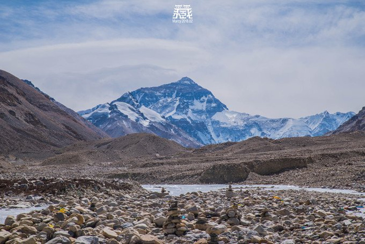 拔又高,很容易晕车和高反,人家高反是头晕恶心