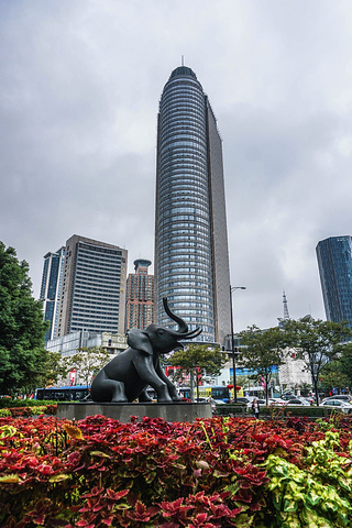 就近原则挑了在德基广场的南京大牌档,到了取