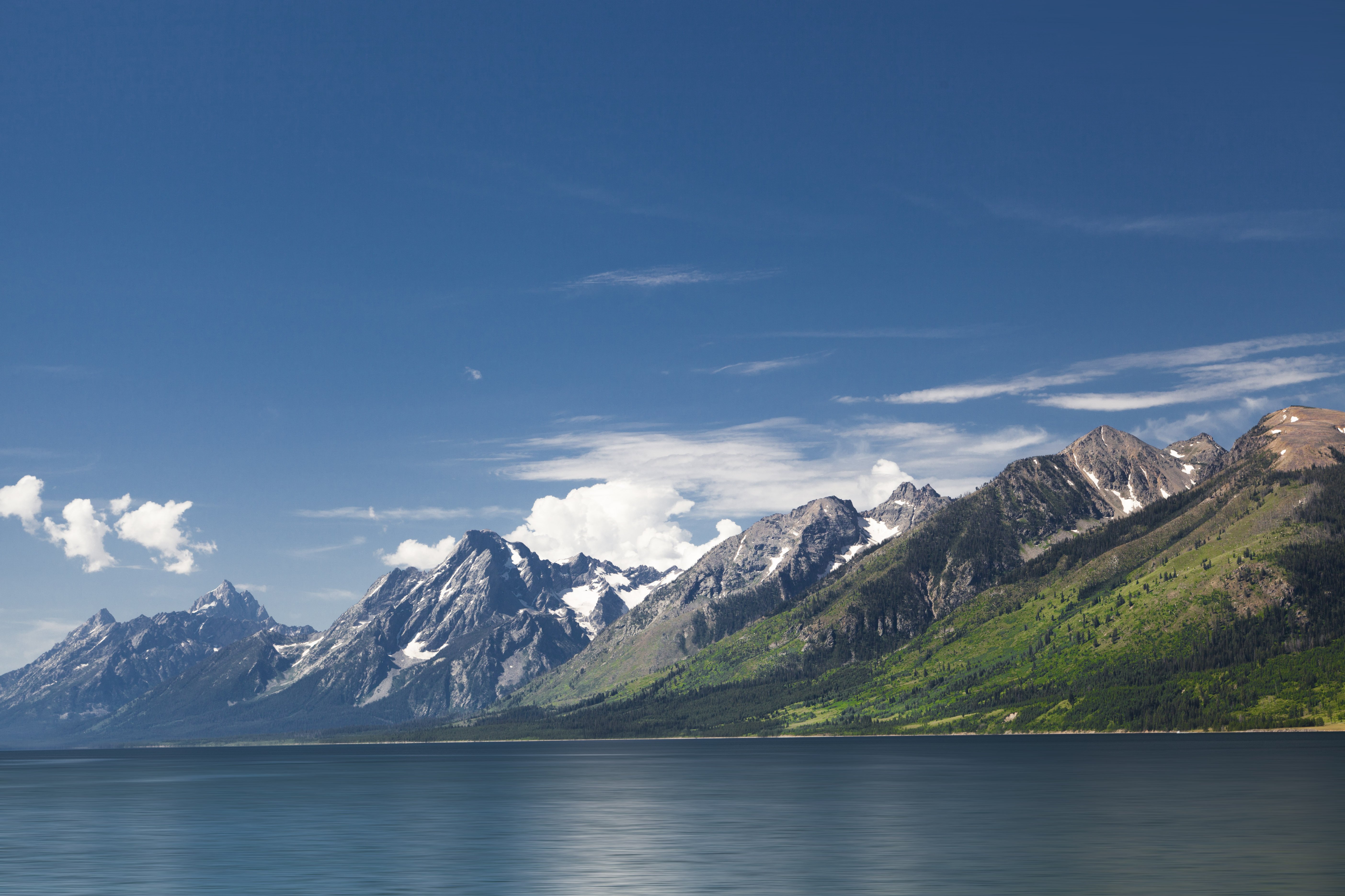 据说派拉蒙电影公司的logo就是大提顿峰.