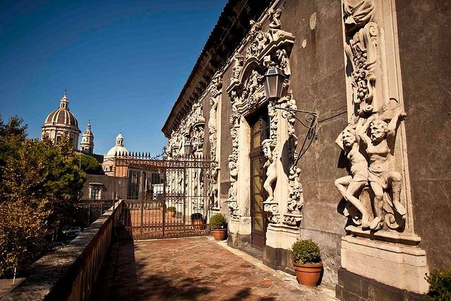 意大利还能穷游?卡塔尼亚,一个面朝大海背靠火