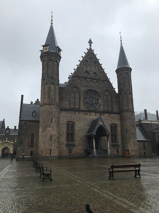 国会大厦与骑士楼图片