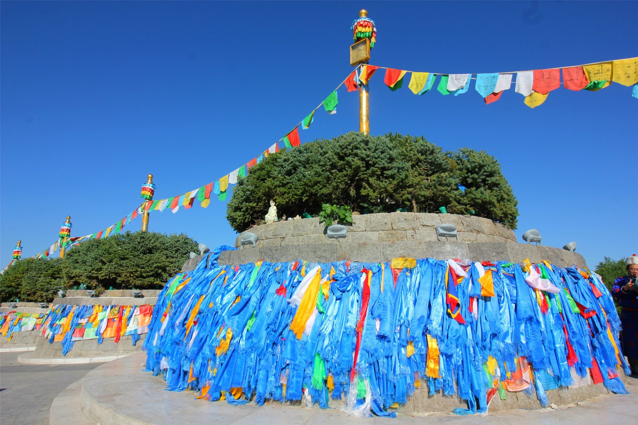 门票:20元一种解释说,敖包最早是用来祭祀祖先的.