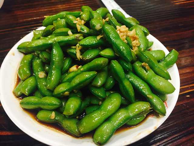 炒小海鲜,另外海鲜粥,毛豆也是特色_亮亮烧烤(积玉桥总店)"的评论图片