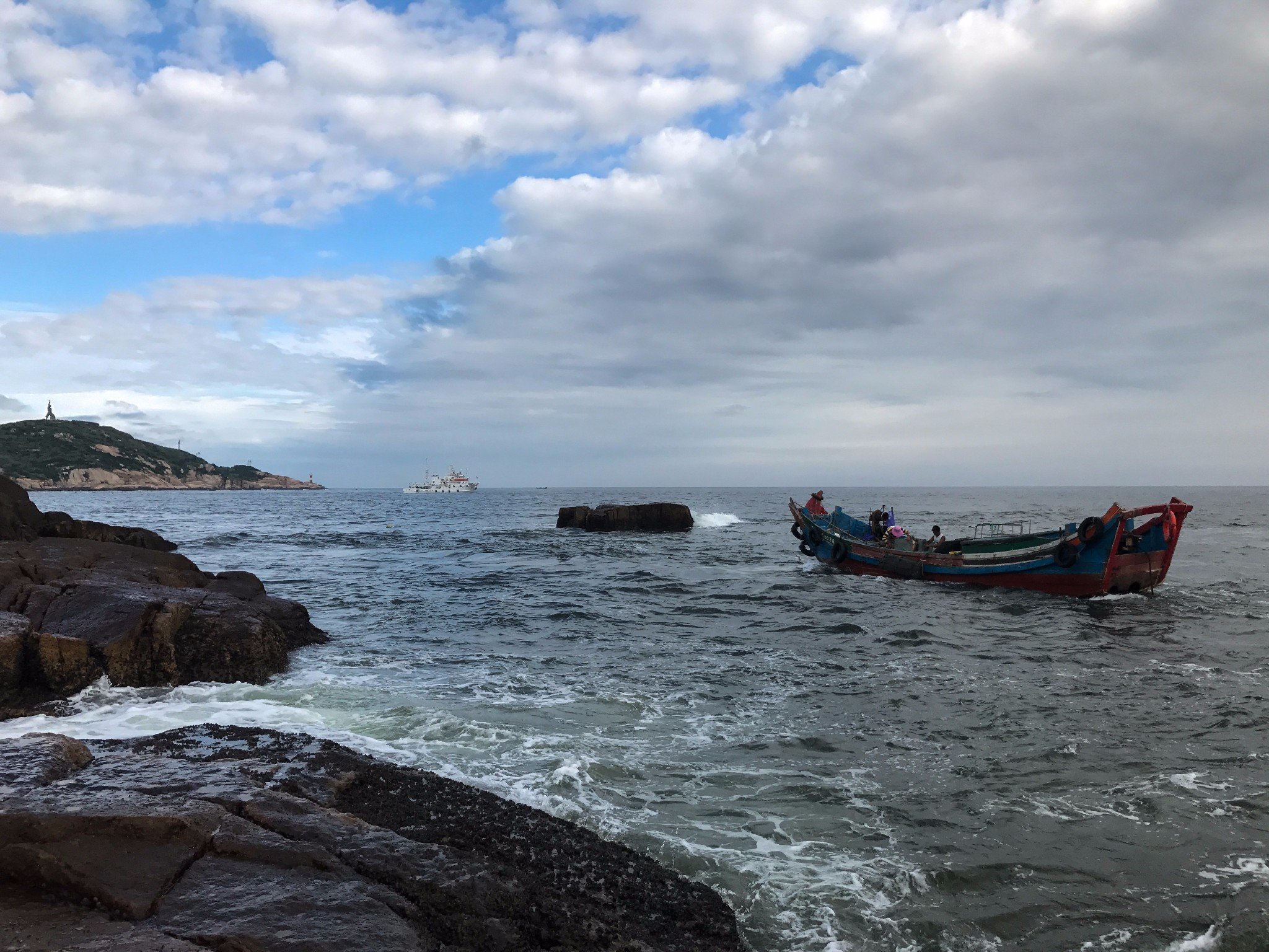 2023庙子湖岛游玩攻略,海边礁石的夹缝里有特别多的.【去哪儿攻略】