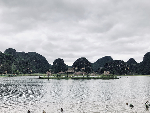 仙人洞彝族文化生态村旅游景点图片