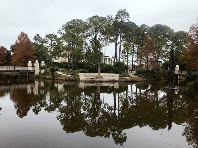 庞恰特雷恩湖堤道