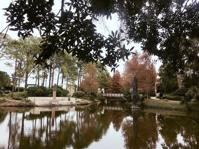 庞恰特雷恩湖堤道