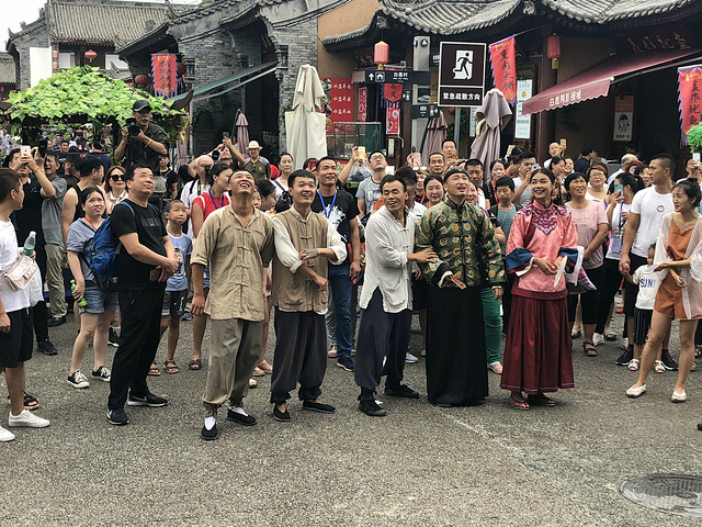 很值得一看在观看过程中感觉重回了炮火岁月零距离体验了一次拍戏现场