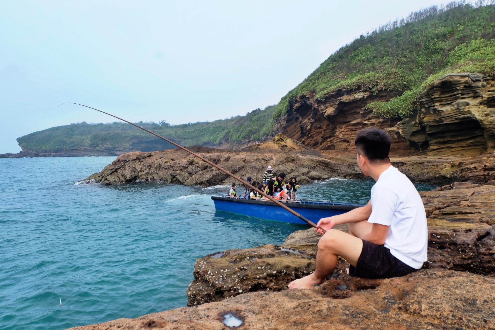 电信信号满格       斜阳岛一日游350rmb/人,包含了钓鱼,中餐,浮潜