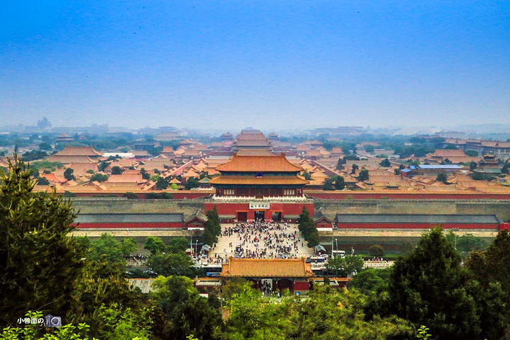 我来景山公园的唯一目的就是去山顶上拍故宫的全景