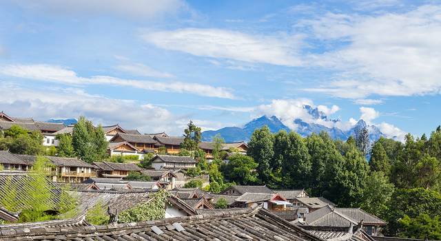 我曾经跨过山和大海,却尤恋彩云之南