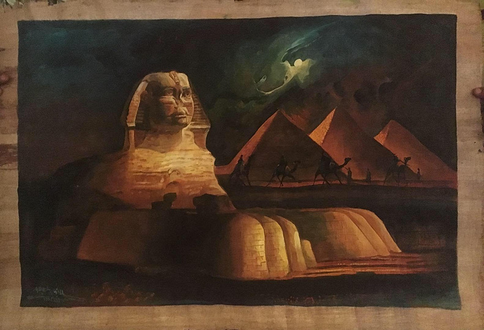小店的作品有很多,形式大小有不同,我唯独对金字 塔下 的 狮身人面像