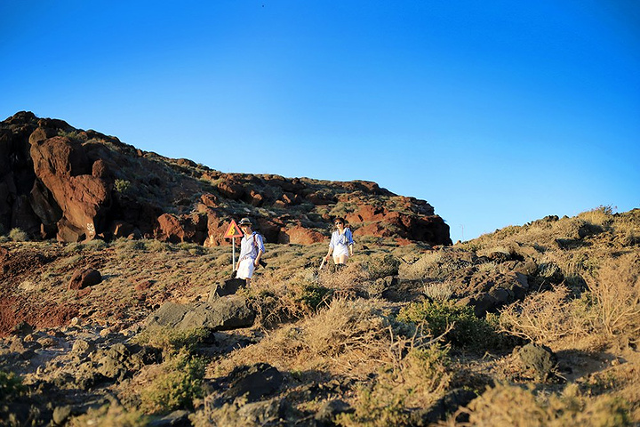 2017在快日落时赶到经由火山爆发后形成的红