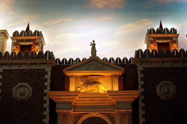 贡多拉礼品及售票廊