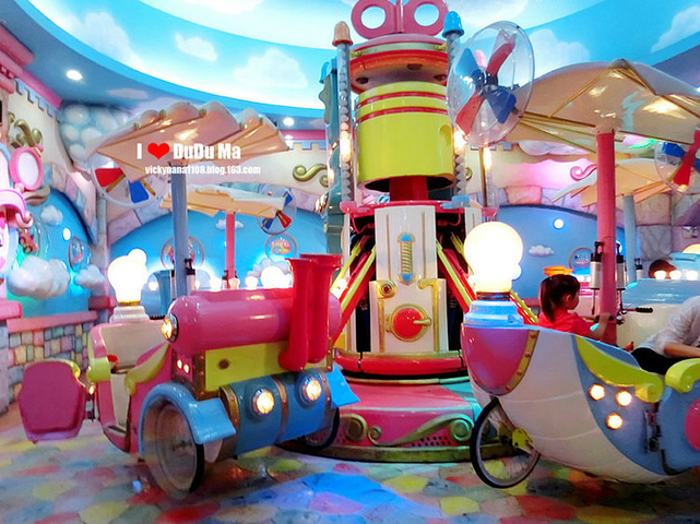 乐天室内的那个过山车真的好恐怖哈~超级想尝试但始终没敢.