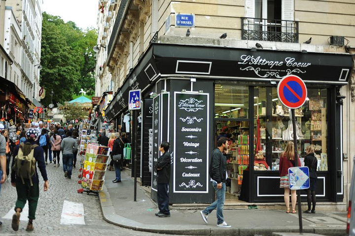 "D5 蒙马特高地——圣心大教堂地铁2号线Anvers站下，不用看地图也能轻松沿着坡道一路往上..._蒙马特高地"的评论图片