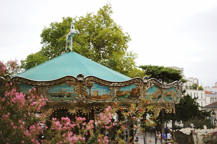 "D5 蒙马特高地——圣心大教堂地铁2号线Anvers站下，不用看地图也能轻松沿着坡道一路往上..._蒙马特高地"的评论图片