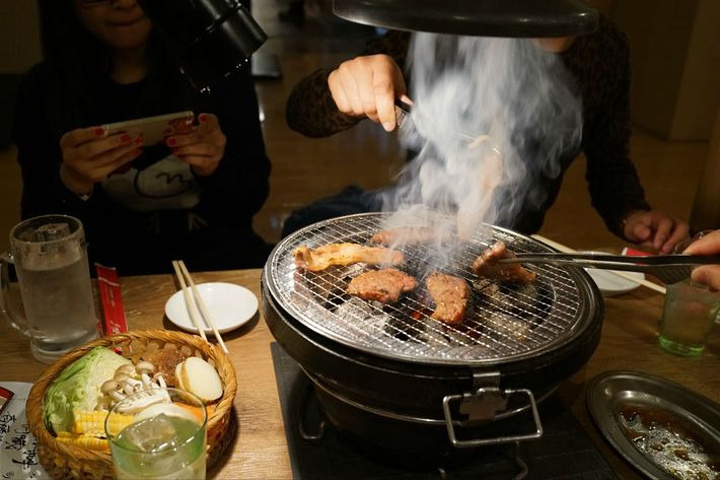 21狸小路附近的 味觉园 烧肉 超级赞 喜欢逛这些古玩店 而不是纪念品店 实在是太精致了 札幌电视塔 评论 去哪儿攻略