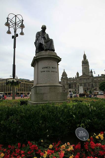 广场上的詹姆斯·瓦特塑像