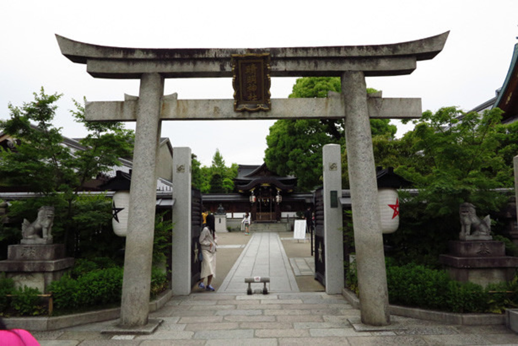 国内许多人都看过梦枕貘原著的小说《阴阳师》或者电影吧,野村万哉的