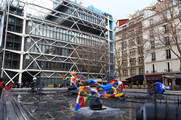 一休爸说,这个楼梯在建筑学上很有名.下一站,蓬皮杜艺术中心