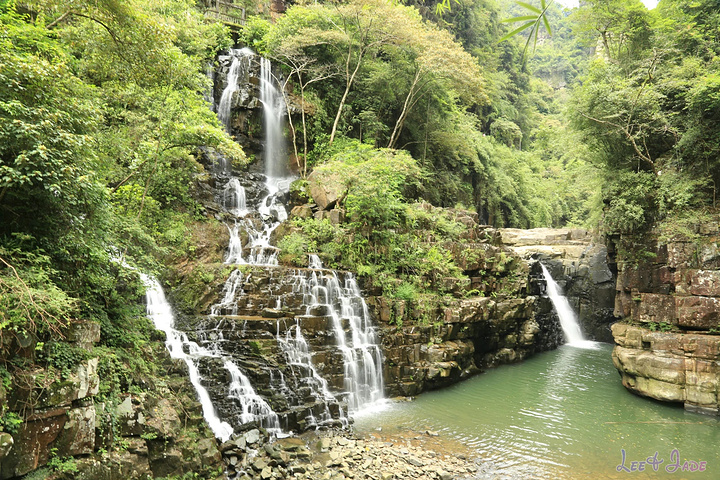 "...天飘降，轻柔，飘忽，无声无息……与雄伟壮阔的悬崖背景，刚柔并济，奇妙地融为一体，真叫人叹为观止_广东大峡谷"的评论图片