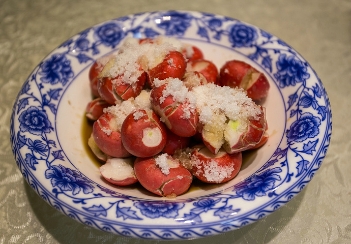 晚上去品尝了宿迁的特色菜.菜的分量十足,口味很地道.