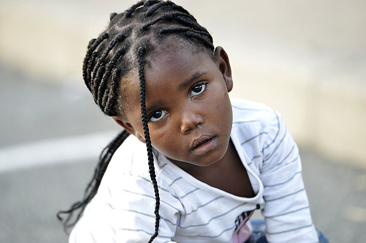 国会大厦纳米比亚国父-努乔马塑像大厦前椰子树上的鸟巢温得和克街景