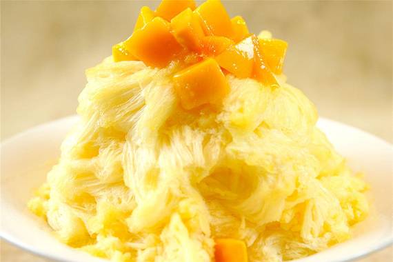 制作很精细,他们家的冰很细但是又不像绵绵冰那么没有存在感,最重要是