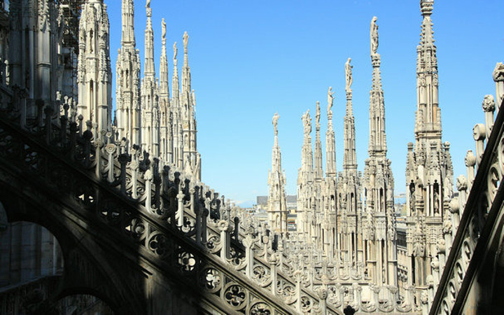 米兰最著名的三个景点艾玛努埃尔二世长廊米兰大教堂外观斯卡拉大剧院