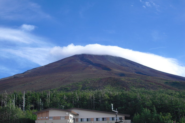 一路上风景不错。富士山是象征着日本自然 、