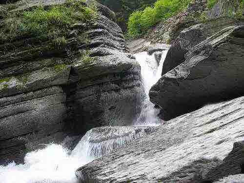 巴山湫池旅游区