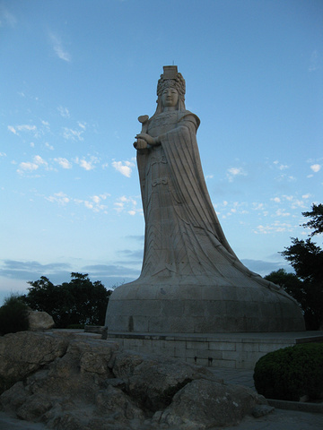 早起到妈祖庙,海上已经升起了太阳