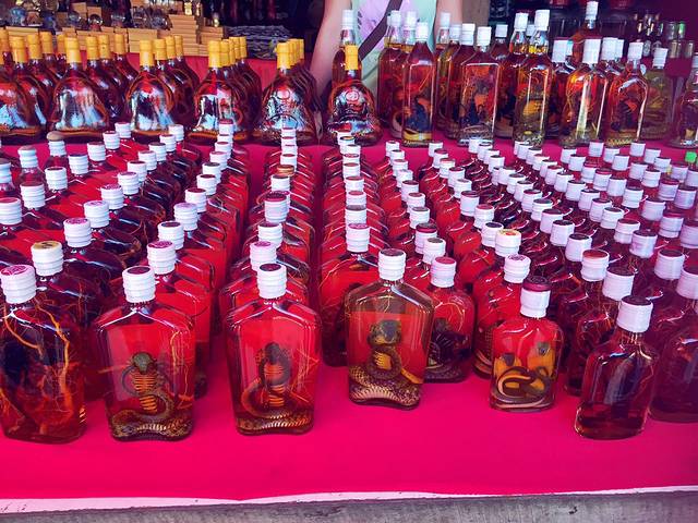 和老挝三国边境地区的一个三角形地带,这一地区长期盛产鸦片等酒,是