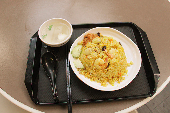 2017东荟城名店仓是香港唯一的名店折扣商场