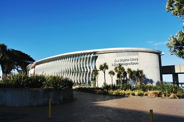 新布里顿图书馆