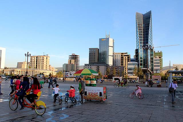 观赏蓝天,行走蒙古