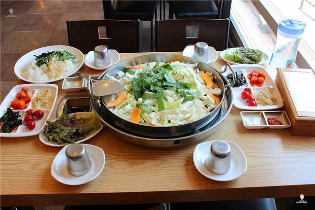 春川炒鸡排荞麦冷面店