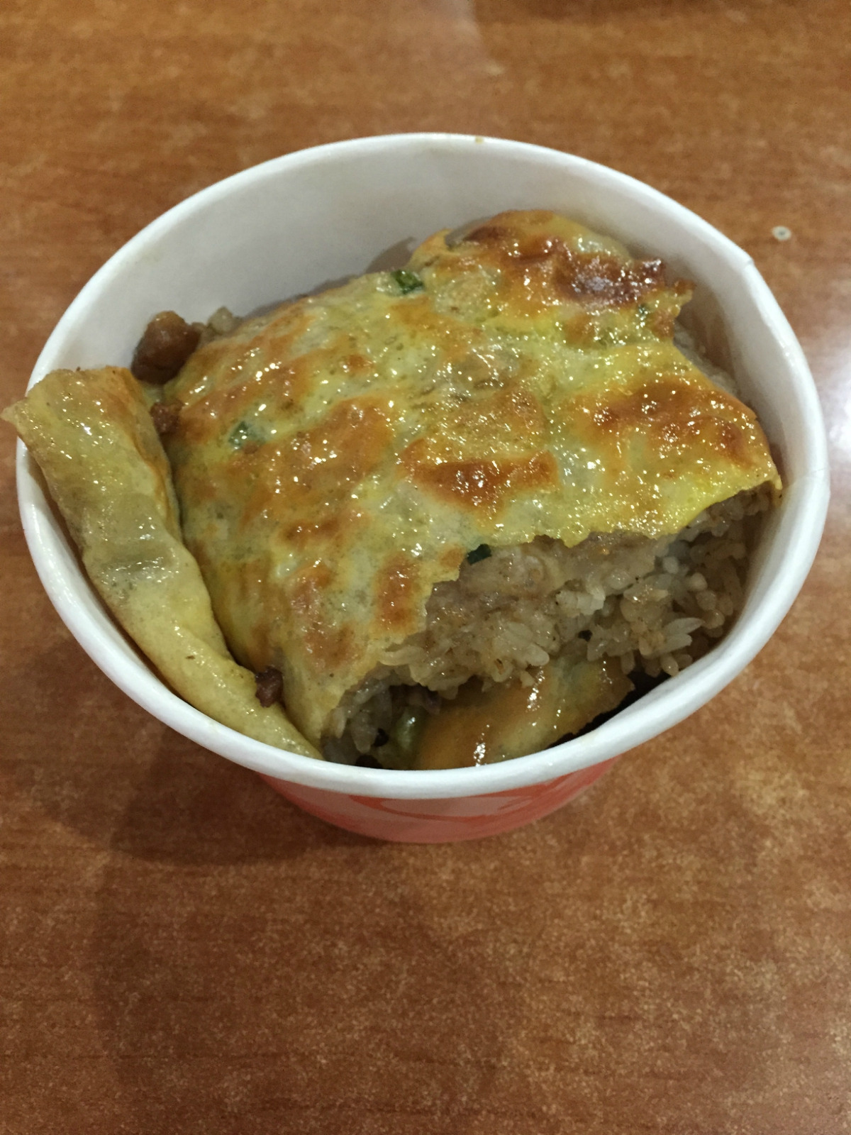 小吃的话会更便宜一些因为时间不是饭点都凉了老板有用电磁炉加热豆皮