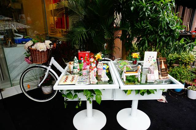 西堤咖啡一条街