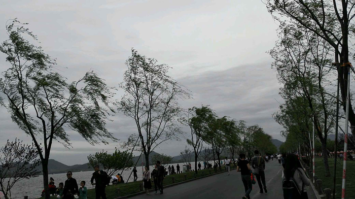 三小时才走完,可见我们娘俩多high,慢慢走,享受天伦之乐