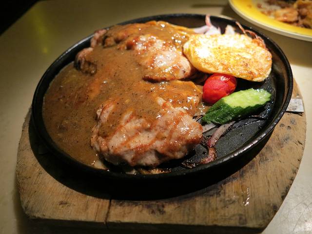 半秋山西餐厅(十堰人民商场店)