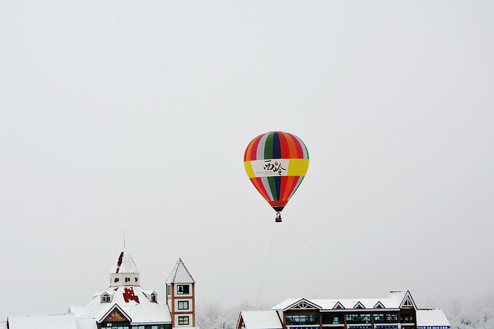 渡车到滑雪场 一路上的风景简直无法用预言来