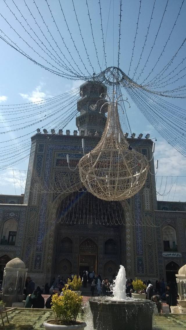 伊玛目礼萨圣陵