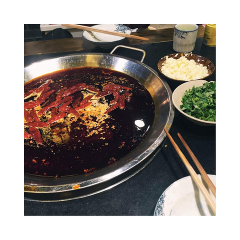 2017来成都必吃火锅,朋友推荐大龙焱火锅和小