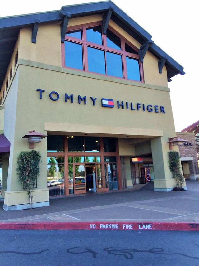 伍德本折扣购物中心